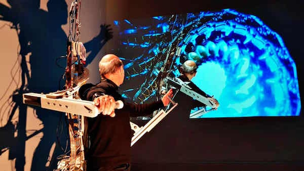 Stelarc，《Stickman》