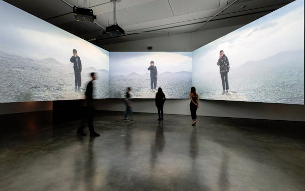 阿齐兹·哈扎拉，五个频道的视频《Bow Echo， (2019)》