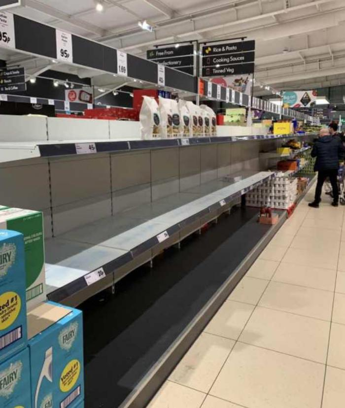 （英国伍斯特地区超市）