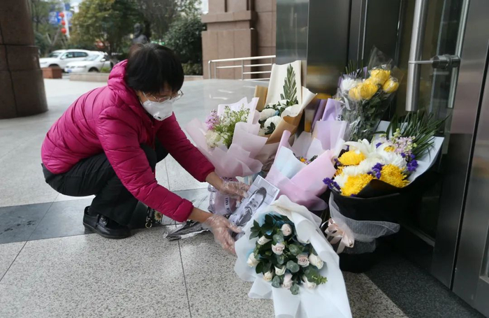 武汉市中心医院医护人员吐真情：疫情是面照妖镜