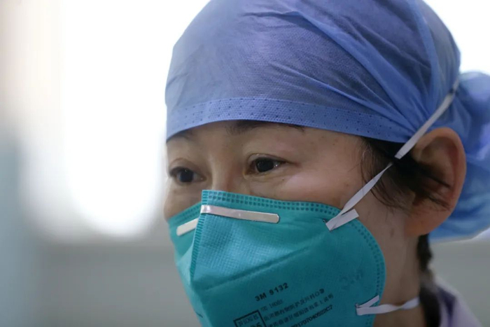 武汉市中心医院医护人员吐真情：疫情是面照妖镜