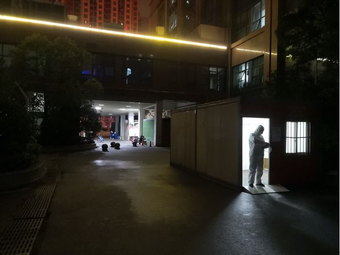 武汉市中心医院医护人员吐真情：疫情是面照妖镜