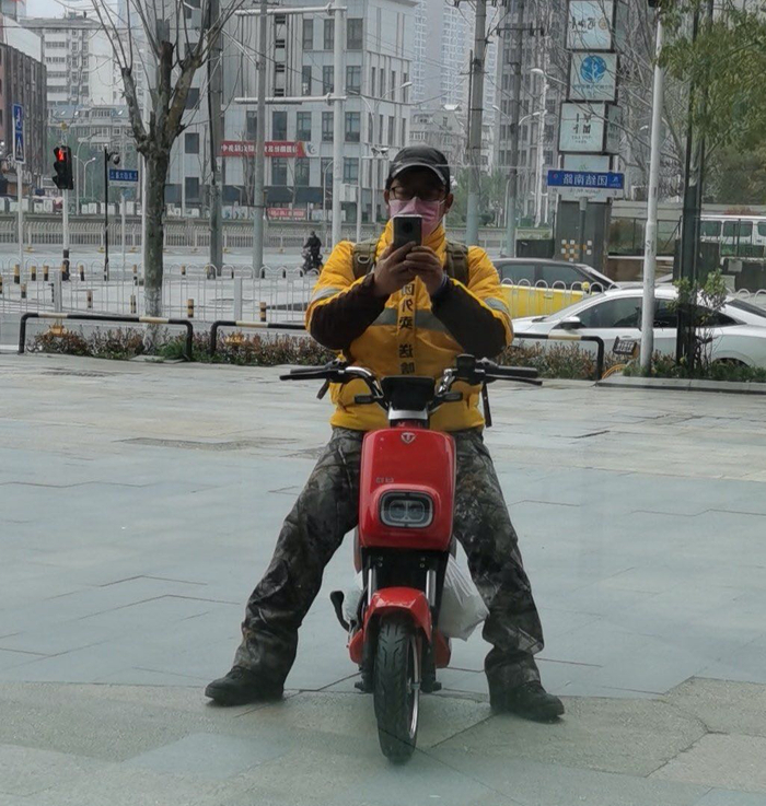  “老计”笑称自己像“番茄炒鸡蛋”。 本文均为受访者供图