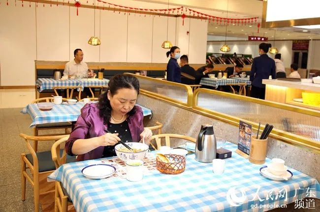 茂名市市长袁古洁 图片来源：人民网