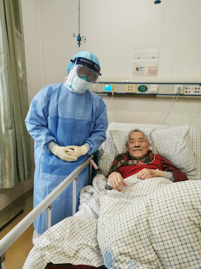 李静与韩天芑老人