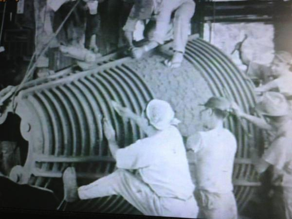 铃木家制作1964年奥运圣火台的资料图