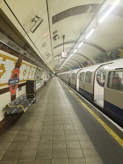  3月15日下午，伦敦空旷的Regents Park Station&nbsp; 拍摄：韦丽婷