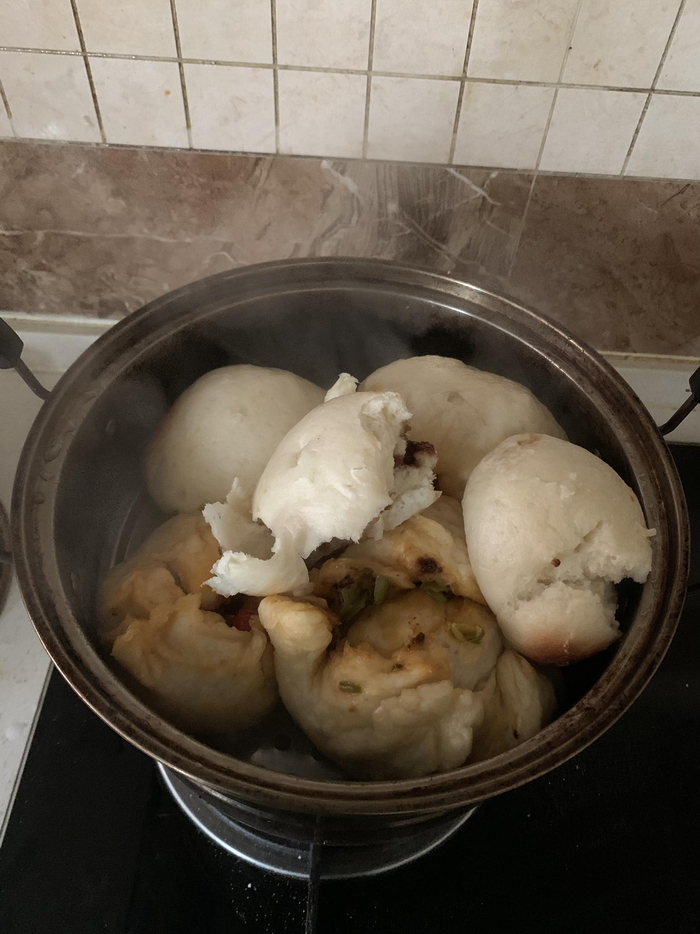 姐妹俩做出的馒头