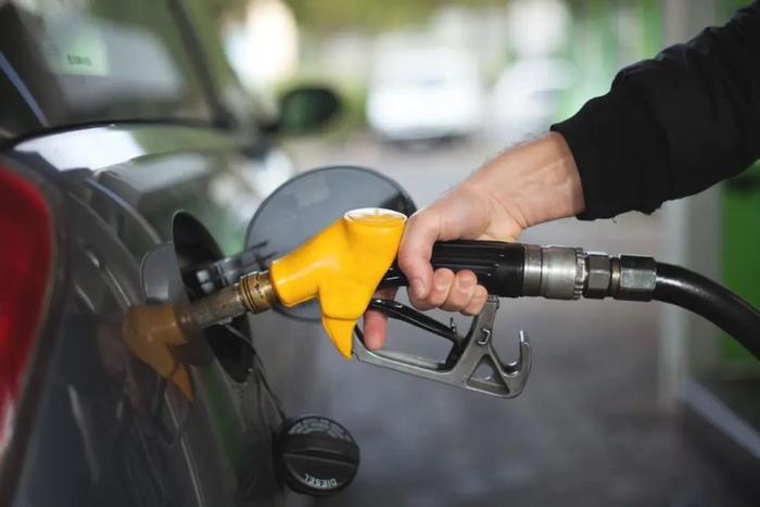 石油暴跌，对汽车行业有哪些影响？