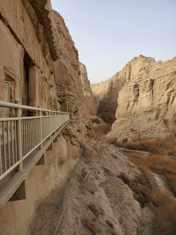 克孜尔石窟外景