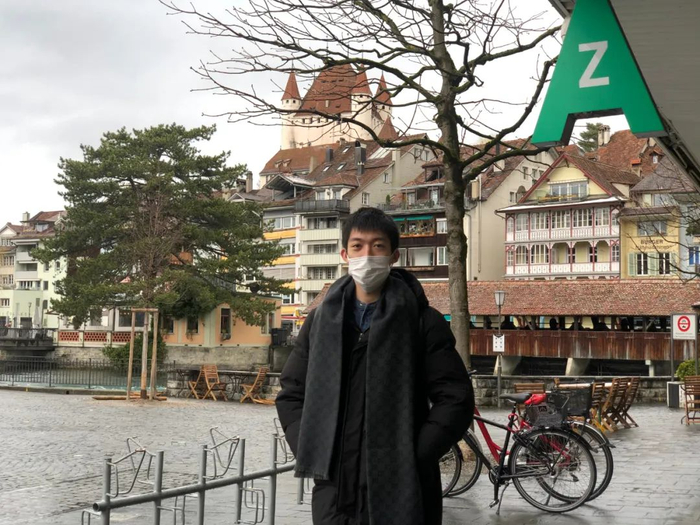  戴着口罩的贺锴。/受访者供图