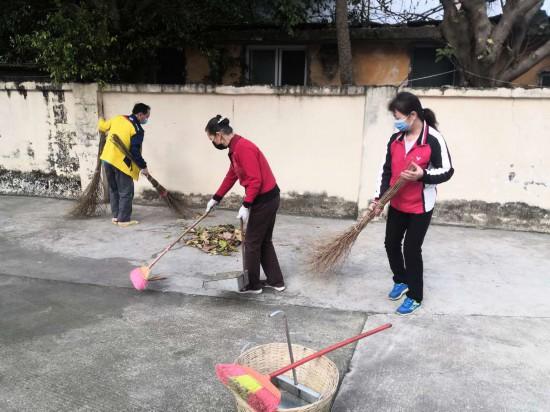武鸣体育训练基地组织开展抗疫爱卫清洁行动