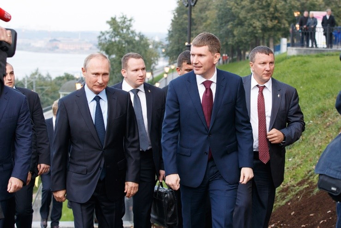 普京与列舍特尼科夫