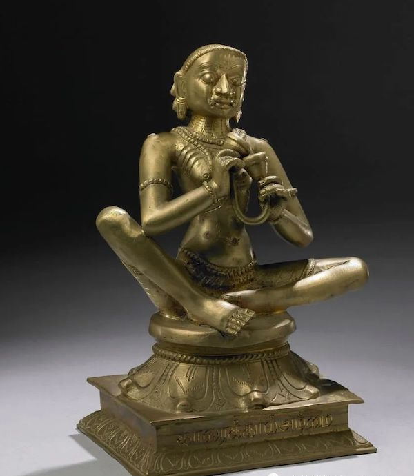 凯莱卡尔·阿玛耶尔铜像，毛汗·斯塔帕蒂制，约1990至1992年