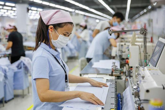 外贸订单骤降，刚复工的中国服装企业能扛住吗？