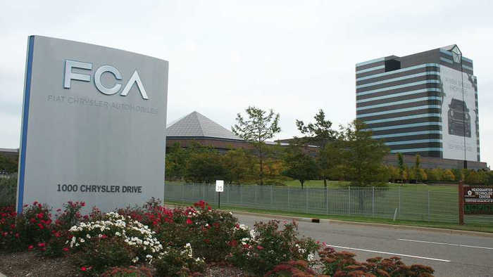 FCA：将在中国月产100万口罩，并捐给美国_手机新浪网