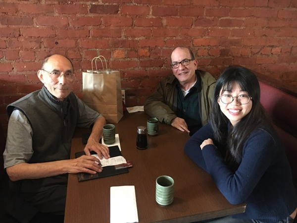 与杨志成（左）和马库斯（右后）的合影