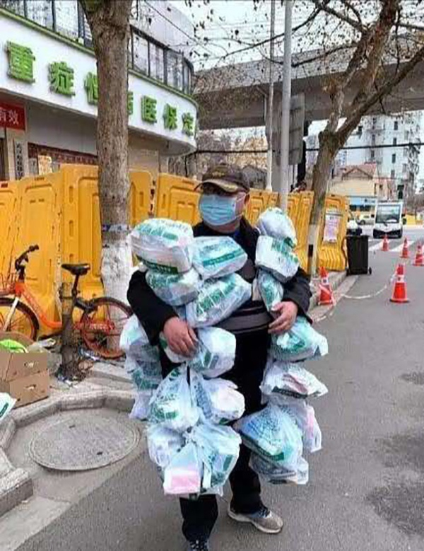 这张照片让丰枫火了。 本文图片均为受访者供图