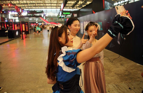 ▲主播可以随时随地直播。