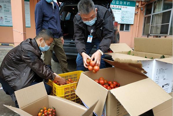 “有物资？哪里？我马上到”……他是江海“逆行者”背后的“粮草官”