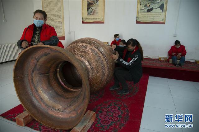 把把钥匙开金门丨传统手工艺品铺就致富路