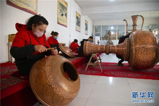 把把钥匙开金门丨传统手工艺品铺就致富路