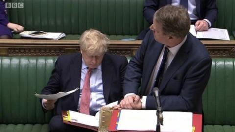 苏格兰事务大臣开始咳嗽发烧 曾与英国首相坐同一条长凳