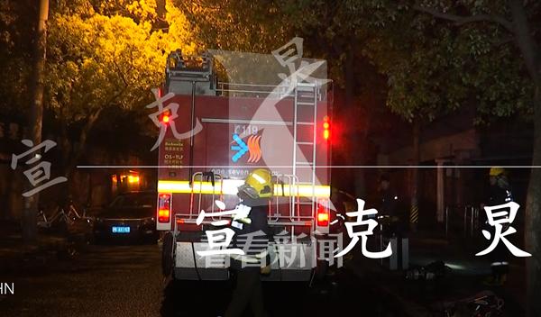 东三里桥路：民宅深夜起火 一名老伯身亡