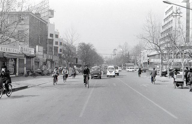 老照片：二十年前潍坊的街道