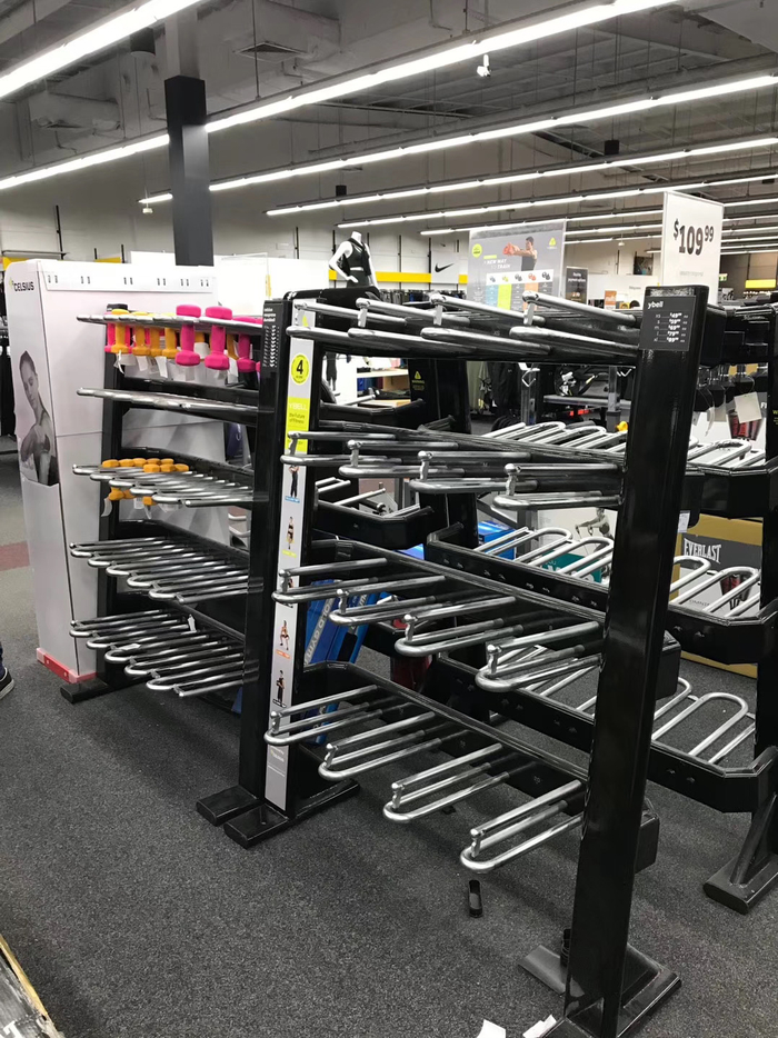 墨尔本超市的健身器材已经被抢空。