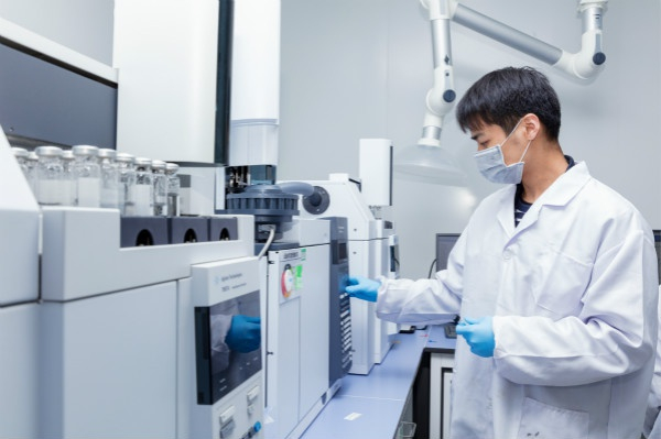 图说：苏州衍达检测有限公司实验室场景。吴江华衍水务有限公司供图