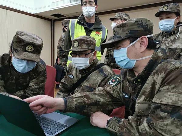 军队在应对新冠肺炎疫情中有何作用？