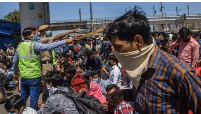 ▲安保人员在维持秩序。