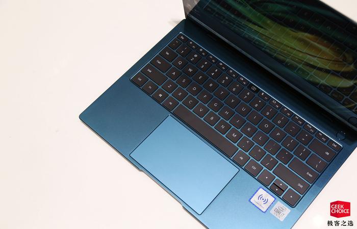 能把手机「装进屏幕」，华为新 MateBook X Pro 用起来怎么样？