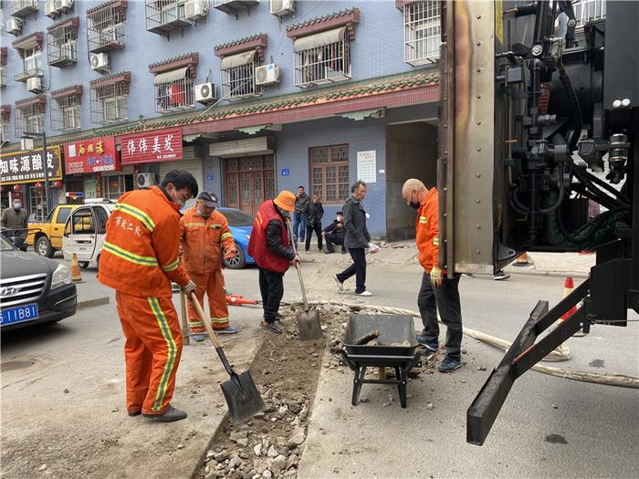 连云港海州街道：为民解难办实事 社区修路暖人心