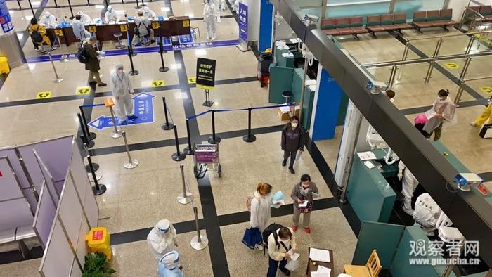 澳大利亚留学生：机场有人宁愿放弃绿卡也要回国