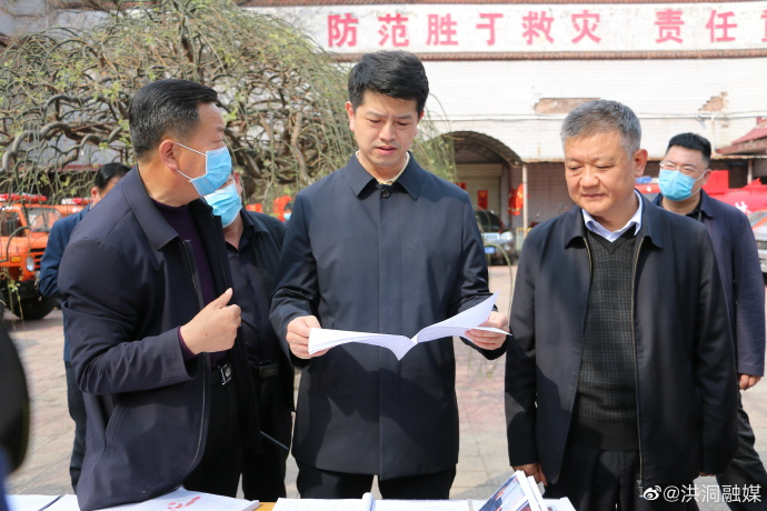 黄巍（中） 来源：洪洞融媒体中心