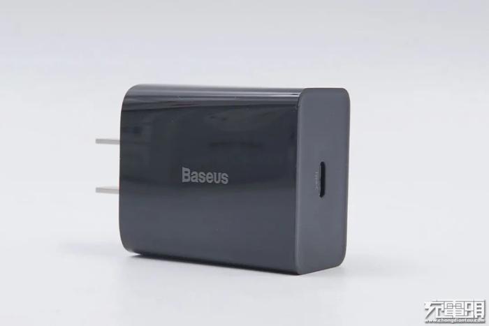 拆解报告：Baseus倍思18W USB PD快充充电器