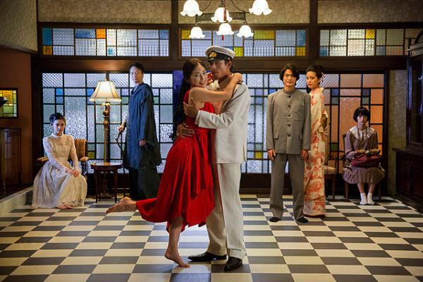 “战争三部曲”收尾作《花筐》