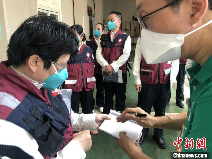 中菲专家交流经验。张倩(通讯员) 摄