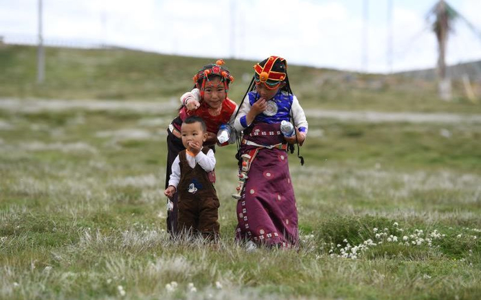 震后出生的藏族小朋友，资料图，摄于2018年。新京报记者 王颖 摄