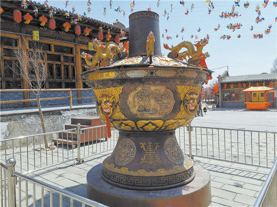 由湟中县民间艺人打造的暖锅已成为湟中特色文化产业名片。