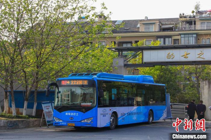     杭州“数字预约公交”车辆。杭州公交集团 供图