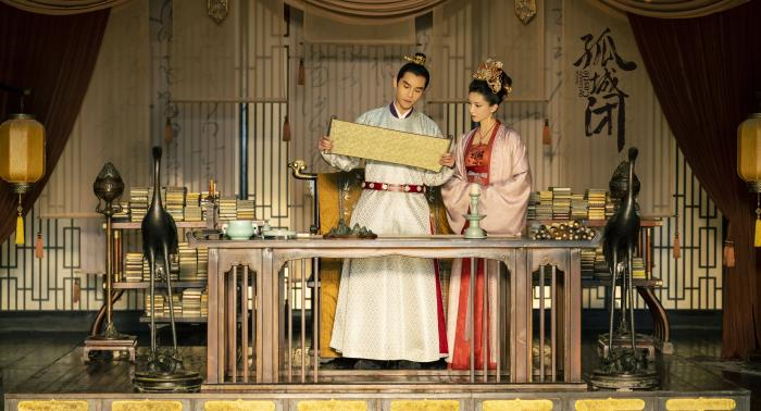 《清平乐》剧照  王凯饰演宋仁宗 江疏影饰演曹皇后