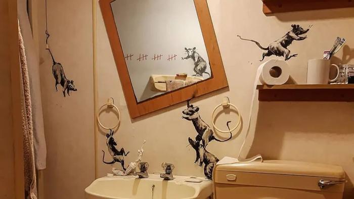 妈见打系列：Banksy教你如何在厕所玩出花