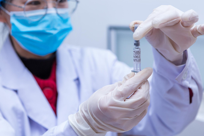 科兴中维研发的新冠病毒灭活疫苗。 本文图片均由受访者供图