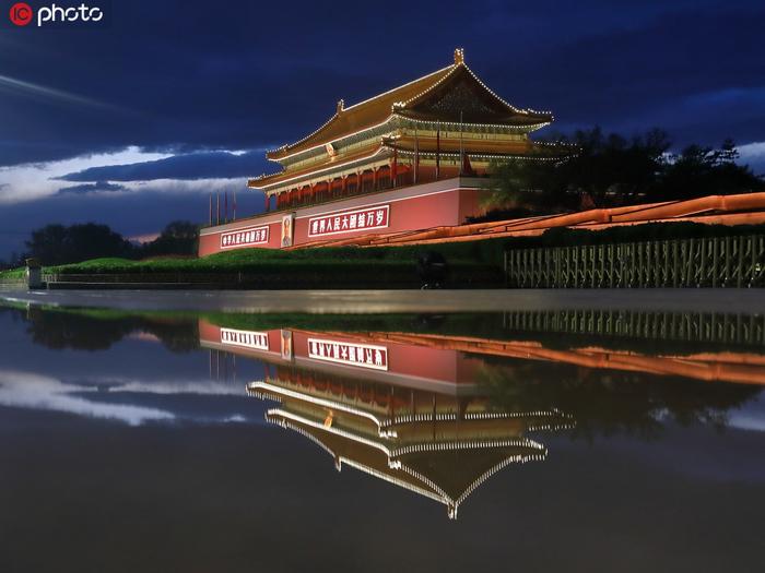 雨后的天安门广场夜景如画 美轮美奂