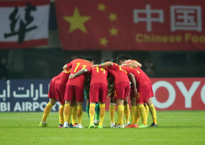  足协出台指导意见：降薪不少于30%