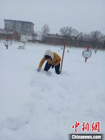 图为呼伦贝尔降雪现场。　呼伦贝尔气象局供图