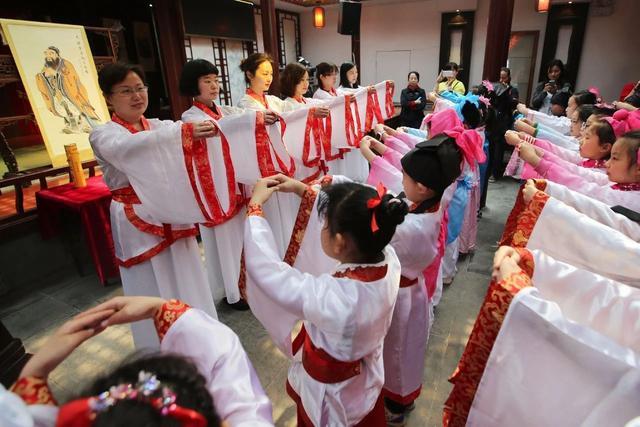 更爱的理由 | 府西街小学：百年老校的“逆生长”